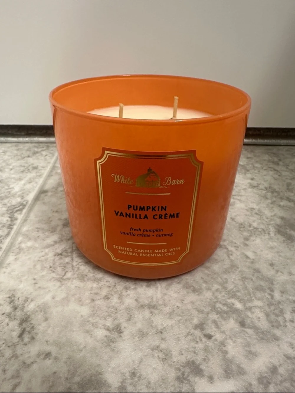 White Barn Pumpkin Vanilla Crème 3 Wick Candle - Picture 1 of 1